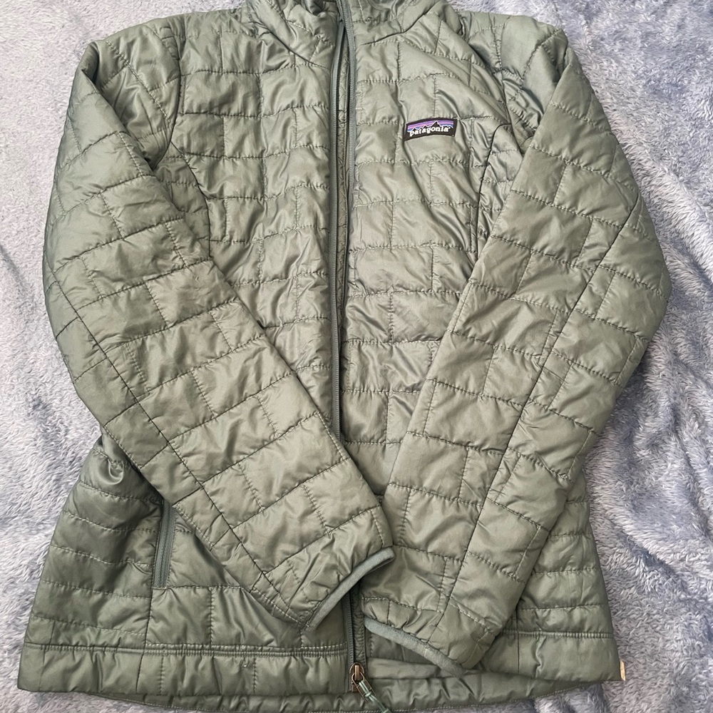 Patagonia Women's XS nano puff hoodless jacket
